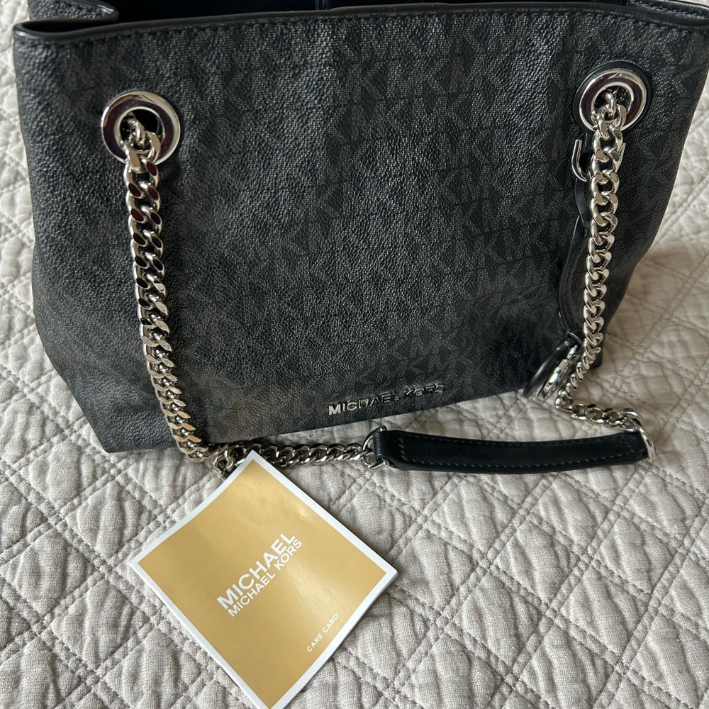Michael Kors Shoulder Bag - Picture 5 of 9